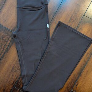 Vuori AllTheFeels™ Slim Flare